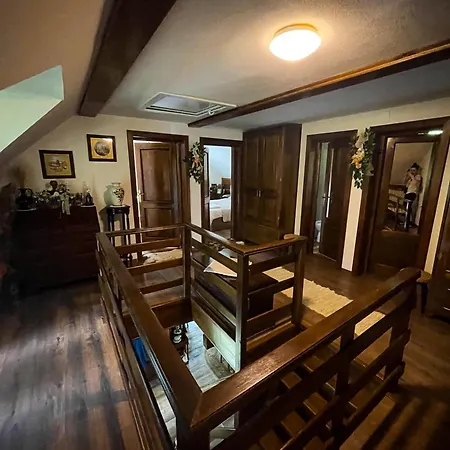 Cabana La Domnu' De Pe Vale Holiday home Aiud